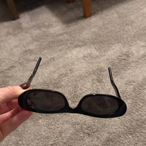 Black Rectangular Sunglasses - Picture 13 of 15